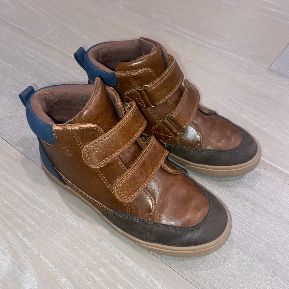 Toddler Boys' Xavier High Top
Sneakers - Cat & Jack Cognac